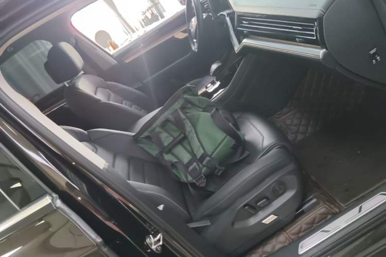 Used Volkswagen Touareg 2019 3.0 TSI RuiFeng Edition China VI Standard Right Front Seat