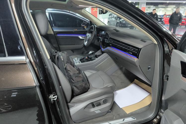 Used Volkswagen Touareg 2019 3.0 TSI RuiFeng Edition China VI Standard Right Front Seat