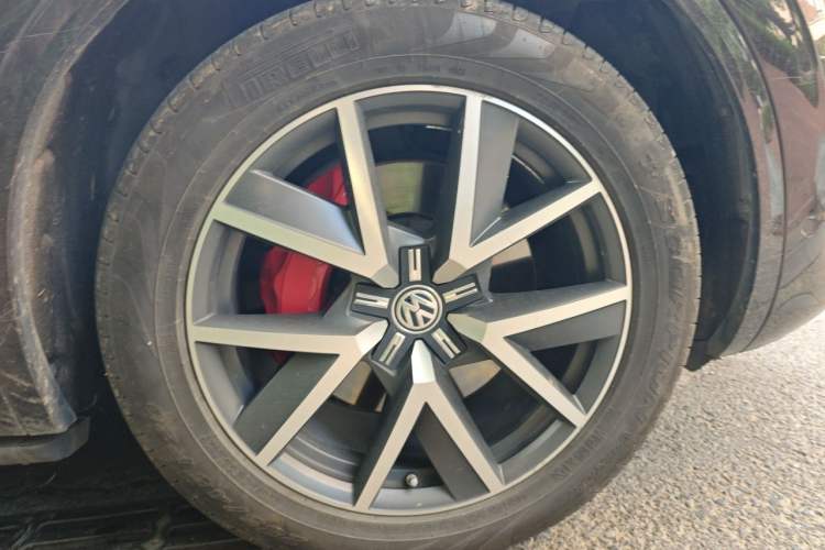 Used Volkswagen Touareg 2019 3.0 TSI RuiFeng Edition China VI Standard Right Front Wheel Hub