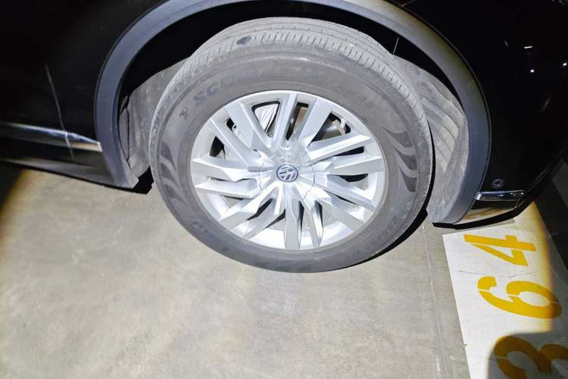 Used Volkswagen Touareg 2019 2.0 TSI Ruiyi Edition China V Standard Right Front Wheel Hub