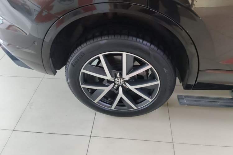 Used Volkswagen Touareg 2019 3.0 TSI RuiFeng Edition China VI Standard Right Rear Wheel Hub