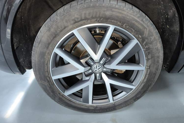 Used Volkswagen Touareg 2019 3.0 TSI RuiFeng Edition China VI Standard Right Rear Wheel Hub