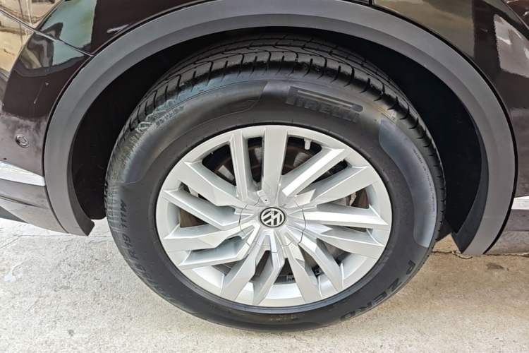 Used Volkswagen Touareg 2019 2.0 TSI Ruiyi Edition China V Standard Right Rear Wheel Hub