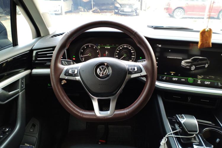 Used Volkswagen Touareg 2019 2.0 TSI Ruiyi Edition China V Standard Steering Wheel