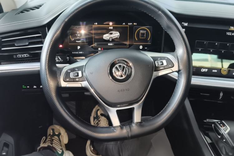 Used Volkswagen Touareg 2019 3.0 TSI RuiFeng Edition China VI Standard Steering Wheel