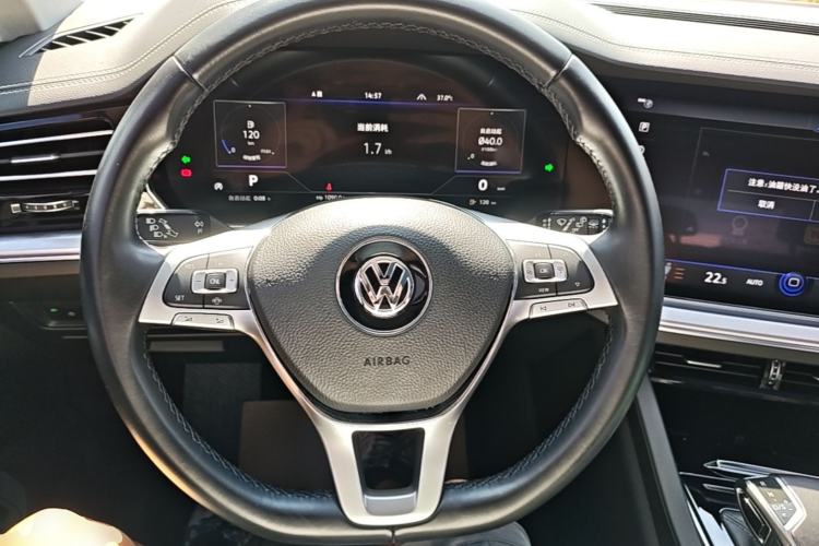 Used Volkswagen Touareg 2019 2.0 TSI Ruiyi Edition China V Standard Steering Wheel