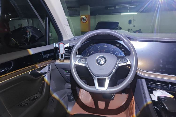 Used Volkswagen Touareg 2019 3.0 TSI RuiFeng Edition China V Standard Steering Wheel