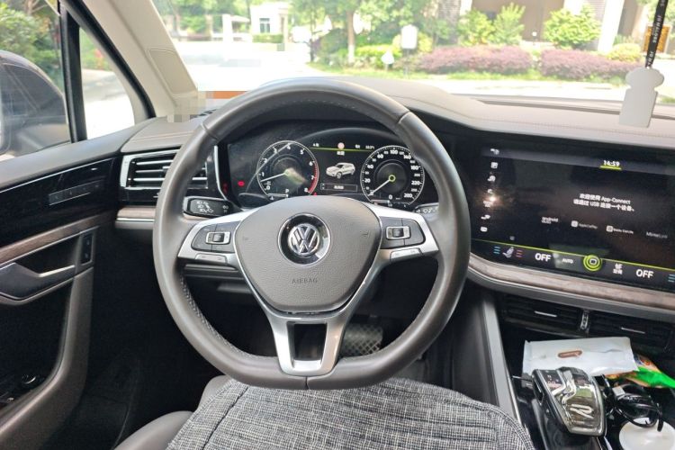 Used Volkswagen Touareg 2019 3.0 TSI RuiFeng Edition China VI Standard Steering Wheel