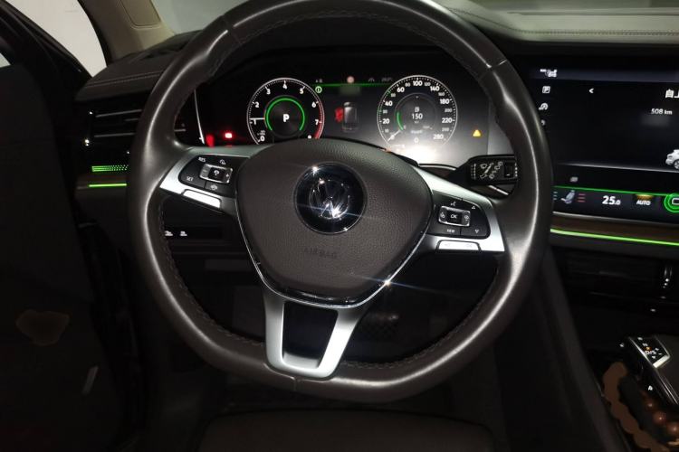 Used Volkswagen Touareg 2019 3.0 TSI RuiFeng Edition China V Standard Steering Wheel