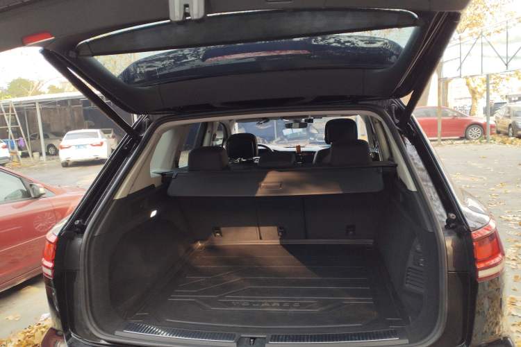 Used Volkswagen Touareg 2019 2.0 TSI Ruiyi Edition China V Standard Trunk