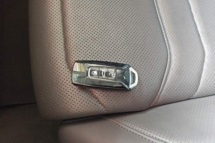 Used Volkswagen Touareg 2019 3.0 TSI RuiFeng Edition China VI Standard Vehicle Key