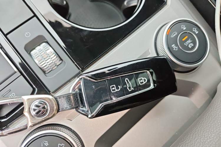 Used Volkswagen Touareg 2019 3.0 TSI RuiFeng Edition China V Standard Vehicle Key