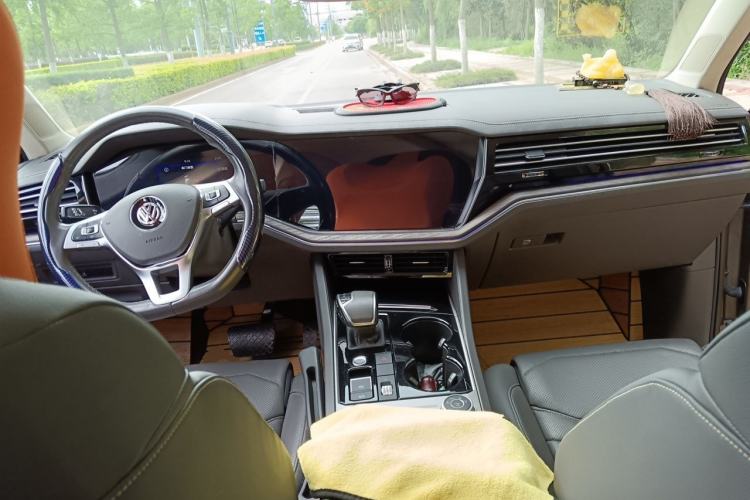 Used Volkswagen Touareg 2019 2.0 TSI Ruiyi Edition China V Standard Center Console