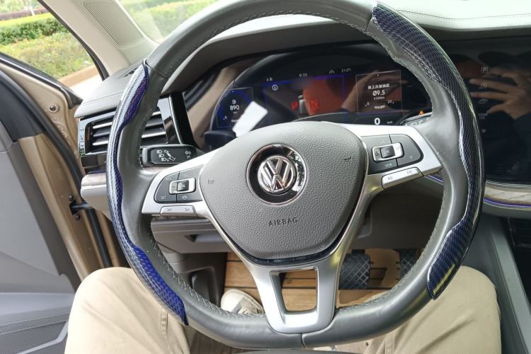 Used Volkswagen Touareg 2019 2.0 TSI Ruiyi Edition China V Standard Steering Wheel