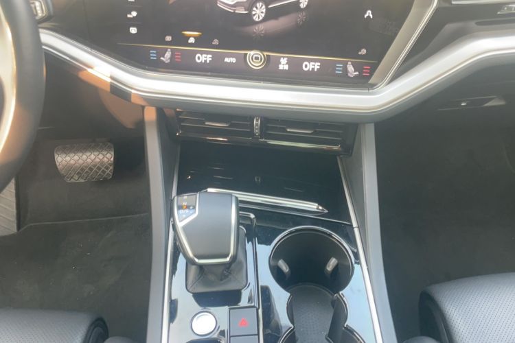 Used Volkswagen Touareg 2019 3.0 TSI RuiFeng Edition China VI Standard Audio And AC Panel