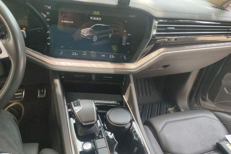 Used Volkswagen Touareg 2019 3.0 TSI RuiFeng Edition China V Standard Audio And AC Panel