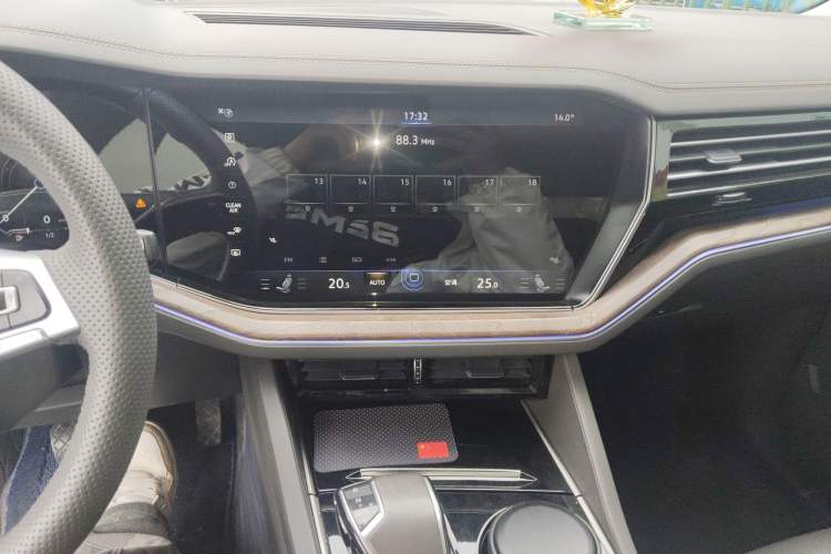 Used Volkswagen Touareg 2019 2.0 TSI Ruiyi Edition China V Standard Audio And AC Panel