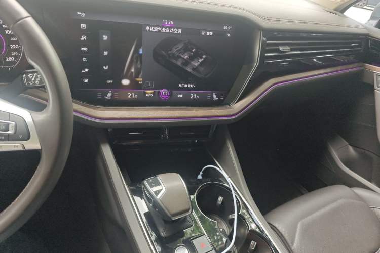 Used Volkswagen Touareg 2019 3.0 TSI RuiFeng Edition China VI Standard Audio And AC Panel
