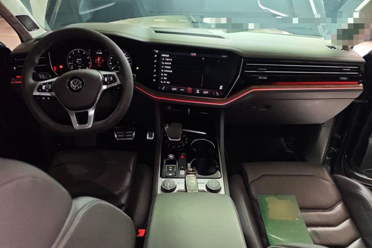 Used Volkswagen Touareg 2019 2.0TSI Ruiyi Edition China VI Standard Center Console