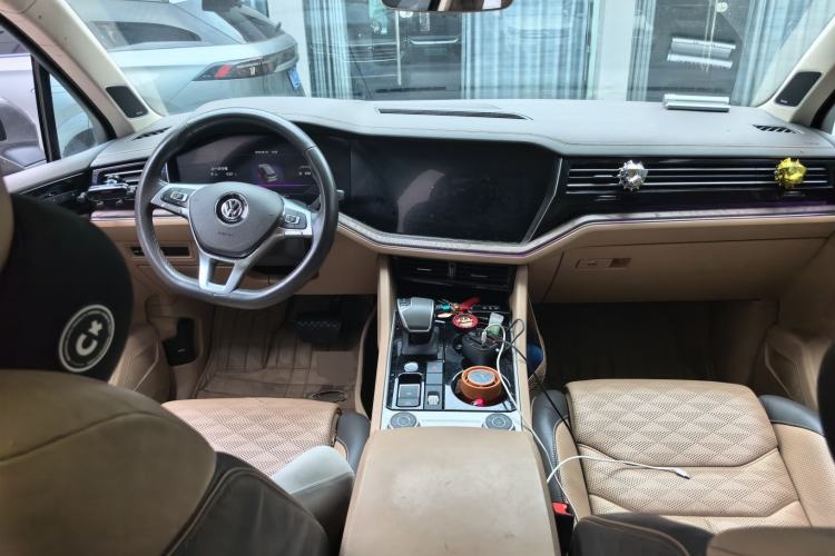 Used Volkswagen Touareg 2019 3.0 TSI Advanced Version China V Standard Center Console