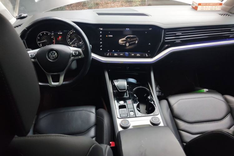 Used Volkswagen Touareg 2019 2.0 TSI Ruiyi Edition China V Standard Center Console