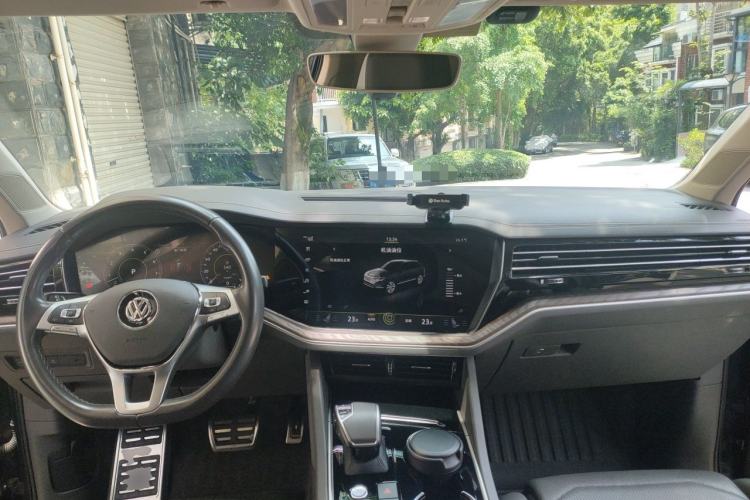 Used Volkswagen Touareg 2019 3.0 TSI RuiFeng Edition China V Standard Center Console