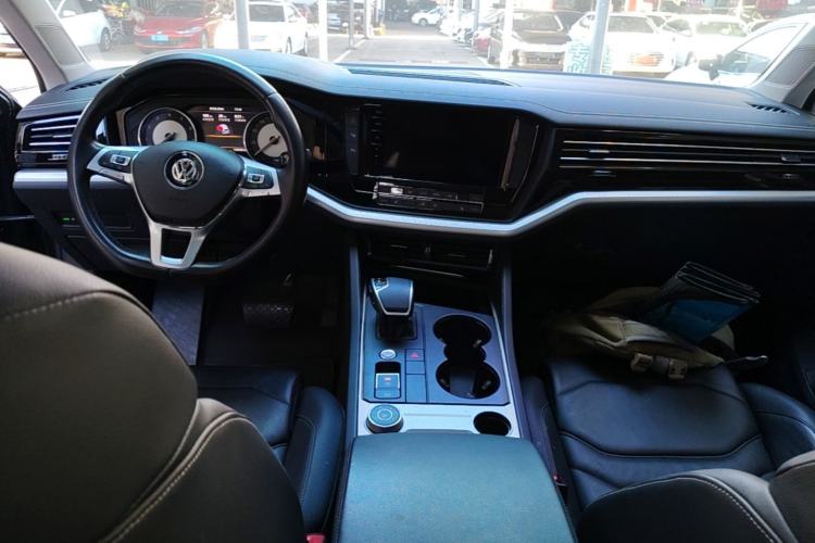 Used Volkswagen Touareg 2019 2.0 TSI Flagship Edition China VI Center Console
