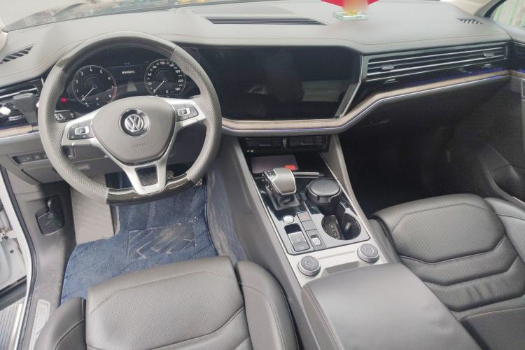 Used Volkswagen Touareg 2019 2.0 TSI Ruiyi Edition China V Standard Center Console