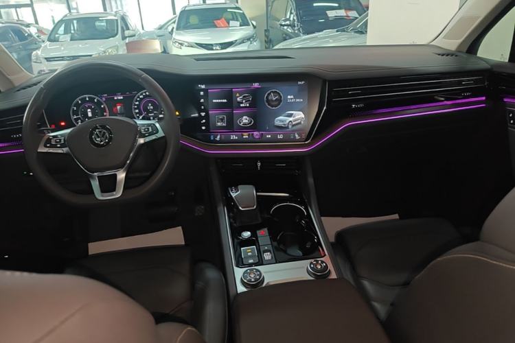 Used Volkswagen Touareg 2019 2.0TSI Ruiyi Edition China VI Standard Center Console