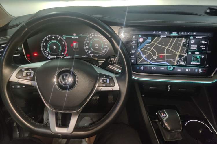 Used Volkswagen Touareg 2019 3.0 TSI RuiFeng Edition China VI Standard Center Console