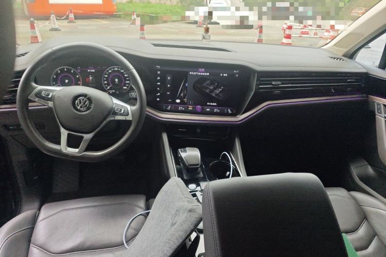Used Volkswagen Touareg 2019 3.0 TSI RuiFeng Edition China VI Standard Center Console