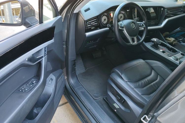 Used Volkswagen Touareg 2019 2.0 TSI Flagship Edition China VI Driver Seat