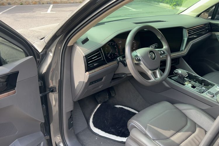 Used Volkswagen Touareg 2019 3.0 TSI RuiFeng Edition China VI Standard Driver Seat