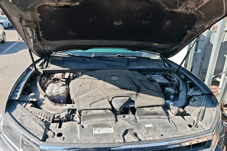 Used Volkswagen Touareg 2019 3.0 TSI RuiFeng Edition China VI Standard Engine Bay