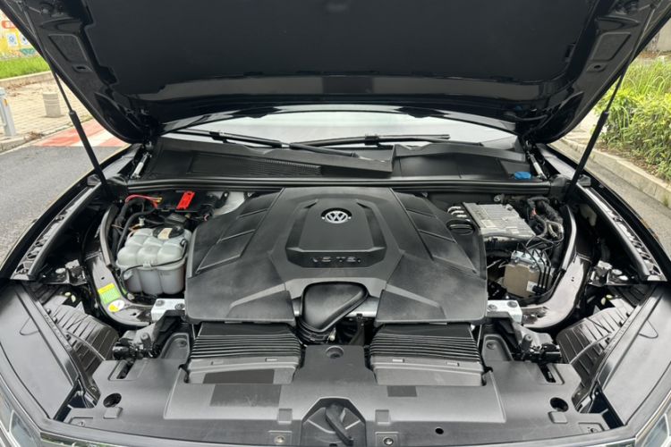 Used Volkswagen Touareg 2019 3.0 TSI RuiFeng Edition China VI Standard Engine Bay