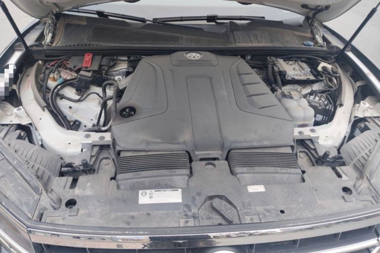 Used Volkswagen Touareg 2019 2.0 TSI Ruiyi Edition China V Standard Engine Bay