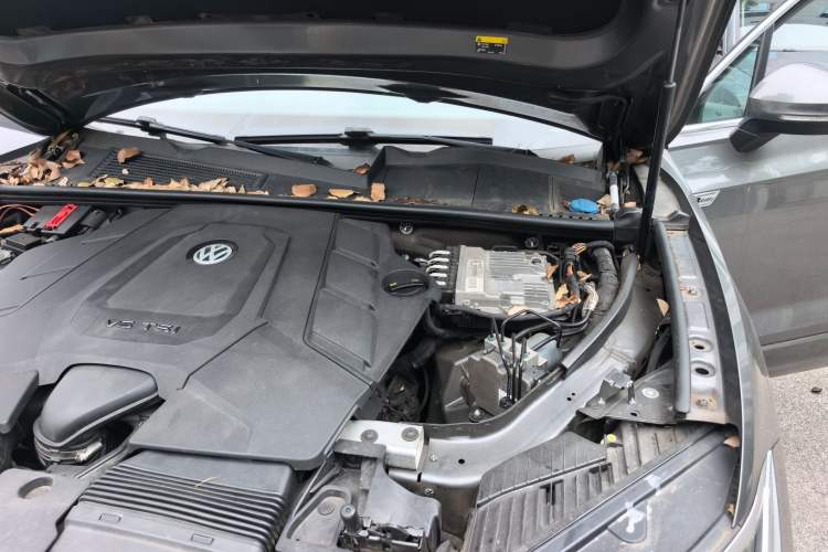 Used Volkswagen Touareg 2019 3.0 TSI Advanced Version China V Standard Engine Bay Left