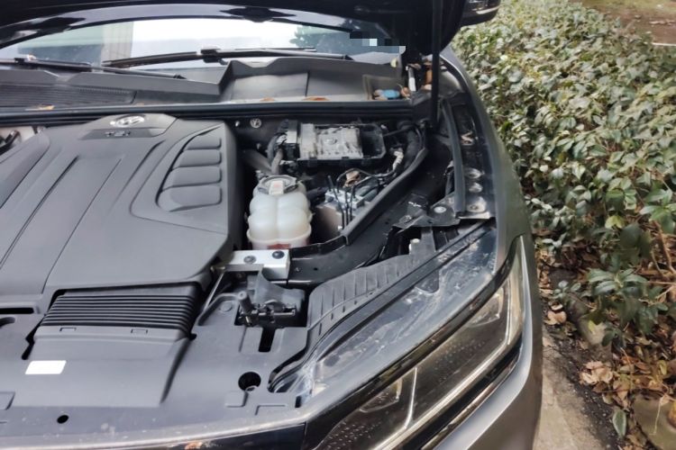 Used Volkswagen Touareg 2019 2.0 TSI Ruiyi Edition China V Standard Engine Bay Left