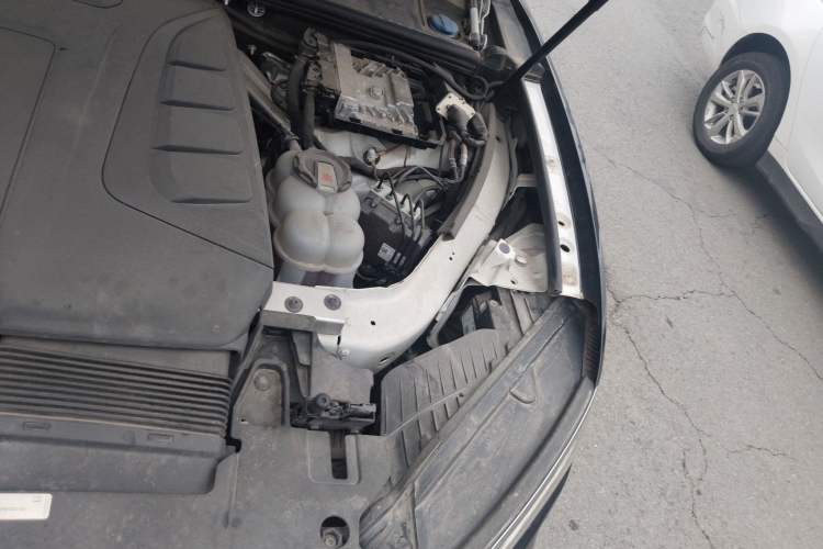 Used Volkswagen Touareg 2019 2.0 TSI Ruiyi Edition China V Standard Engine Bay Left