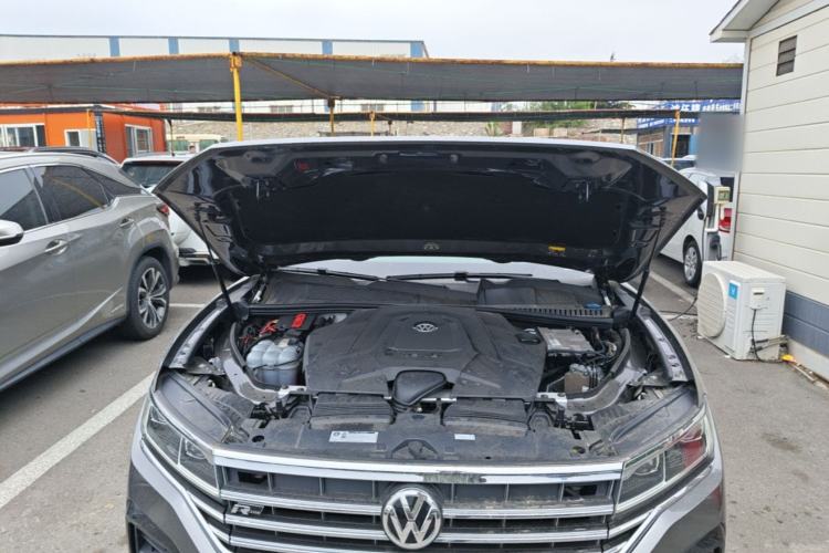 Used Volkswagen Touareg 2019 3.0 TSI RuiFeng Edition China VI Standard Engine Bay
