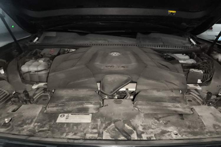 Used Volkswagen Touareg 2019 3.0 TSI RuiFeng Edition China VI Standard Engine Bay