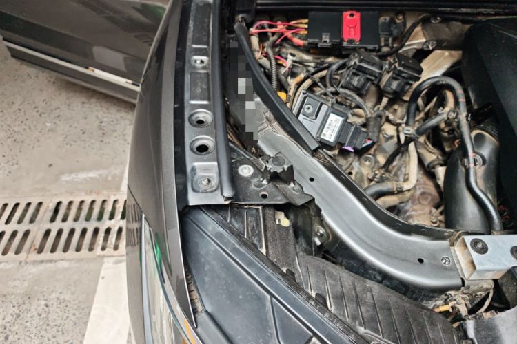 Used Volkswagen Touareg 2019 2.0TSI Ruiyi Edition China VI Standard Engine Bay Right