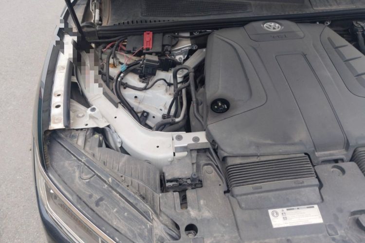 Used Volkswagen Touareg 2019 2.0 TSI Ruiyi Edition China V Standard Engine Bay Right