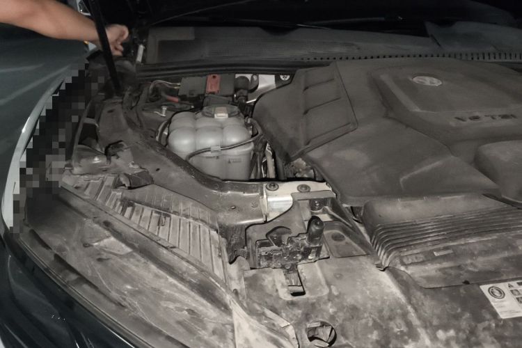 Used Volkswagen Touareg 2019 3.0 TSI RuiFeng Edition China VI Standard Engine Bay Right