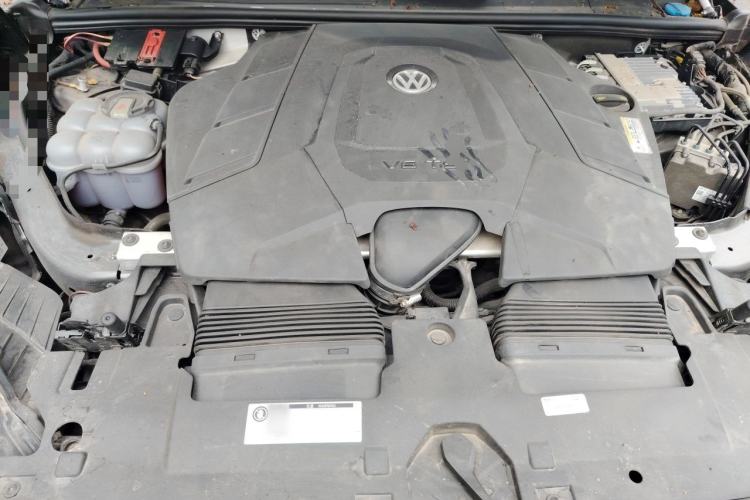 Used Volkswagen Touareg 2019 3.0 TSI RuiFeng Edition China V Standard Engine Bay
