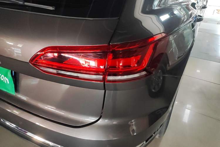 Used Volkswagen Touareg 2019 2.0 TSI Ruiyi Edition China V Standard Exterior 3