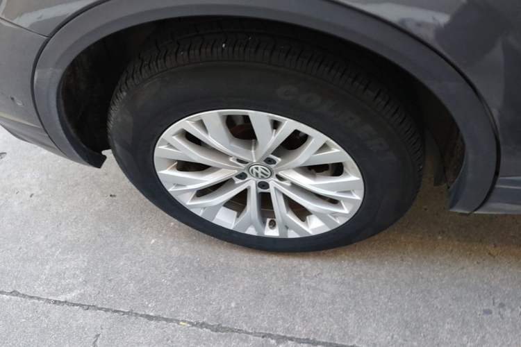 Used Volkswagen Touareg 2019 2.0 TSI Flagship Edition China VI Exterior 5
