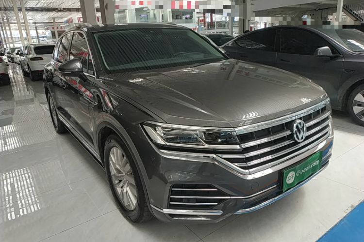 Used Volkswagen Touareg 2019 2.0 TSI Ruiyi Edition China V Standard Front Right 45 Deg