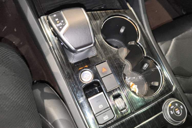 Used Volkswagen Touareg 2019 2.0TSI Ruiyi Edition China VI Standard Gear Lever