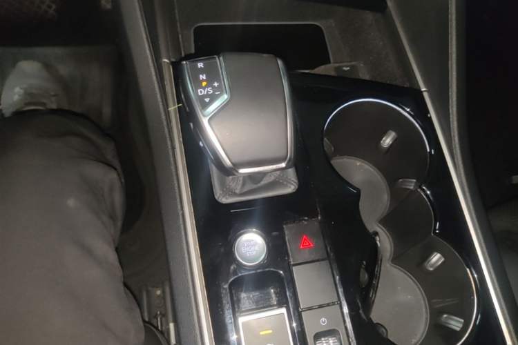 Used Volkswagen Touareg 2019 3.0 TSI RuiFeng Edition China VI Standard Gear Lever